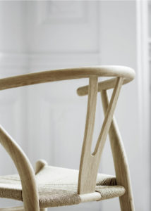 chaises-en-bois-scandinave-nordique-salle-a-mangerCH24_Wishbone-Chair_Carl_Hansen_Ssn